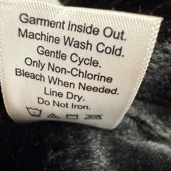 Coldwater Creek Women’s Faux Suede Vest Black Beaded Frog Toggle Closure Size M - Picture 8 of 8